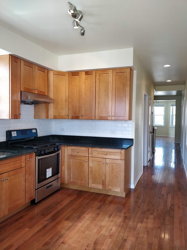 Photo - 3527 S Lowe Ave Unit 1