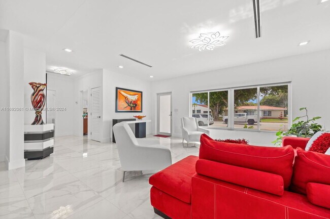 Photo - 1445 71st St