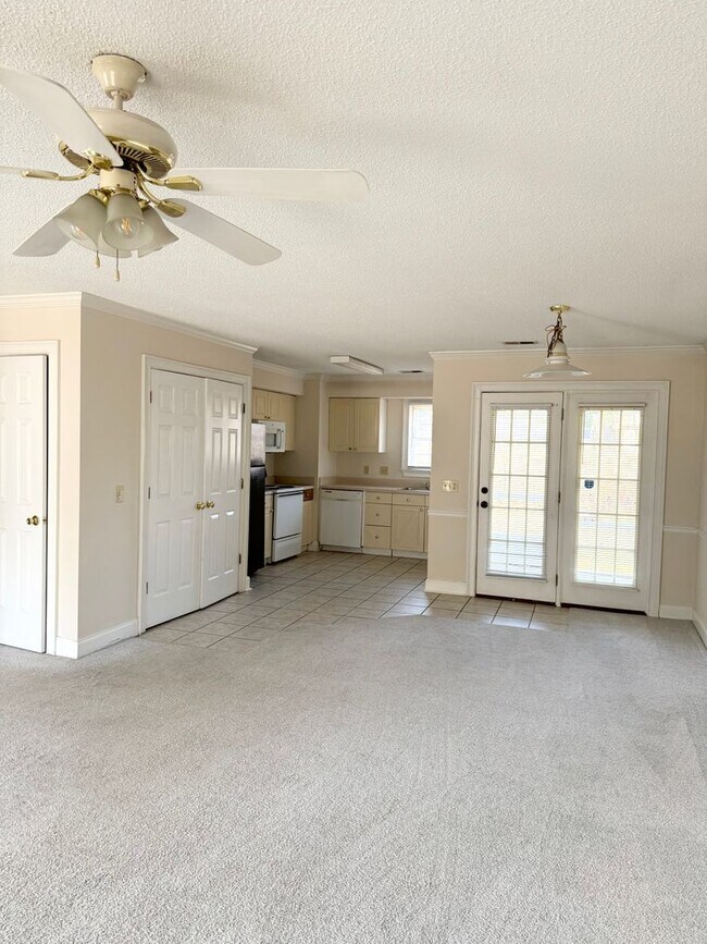 Photo - Lexington-Offering Self Guided Tour with RENTLY!