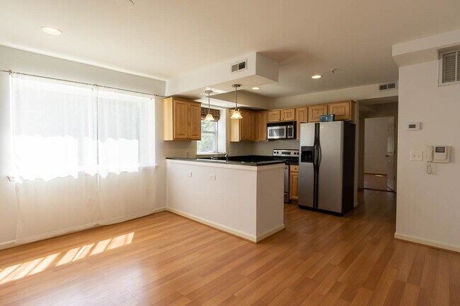 Building Photo - 1310 Congress St SE Unit 303 Rental
