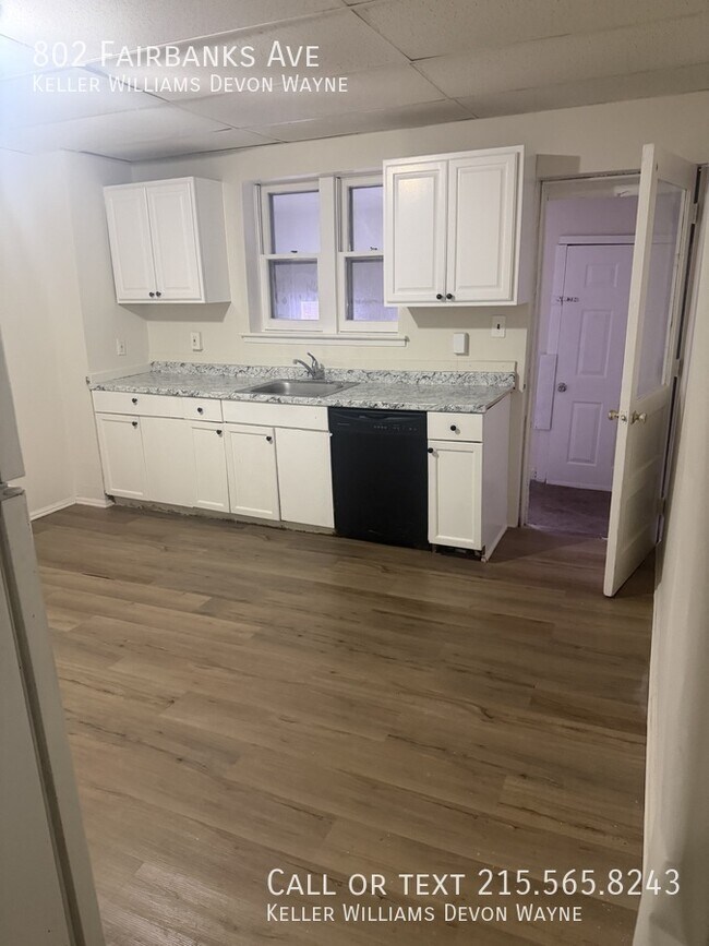 Photo - 802 Fairbanks Ave