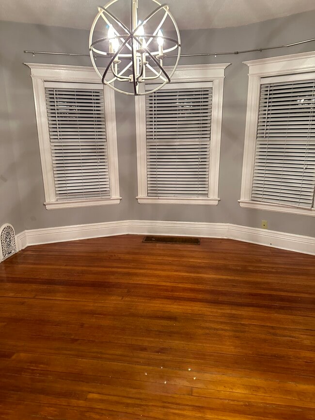 Photo - 133 Warwick Ave