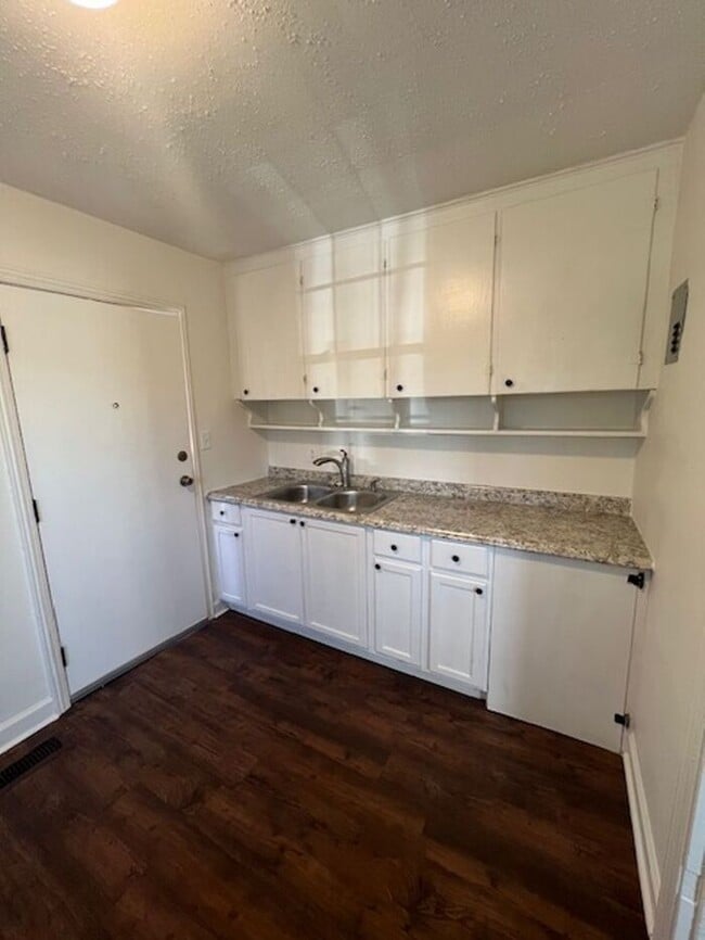 Photo - Newly Remodeled 2/1 Single Family House in...