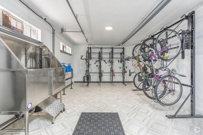 Dog Wash & Bike Storage - Manhattan Apartments