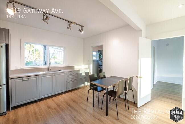 Building Photo - Sweet Silver Lake One Bedroom | Upper Unit... Rental