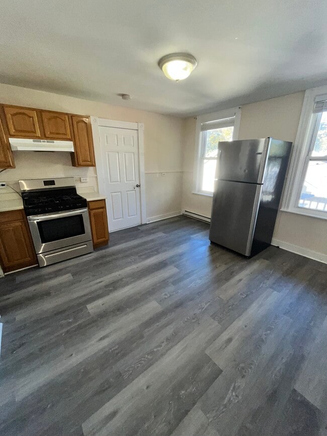 Building Photo - 27 Denmark St Unit 1