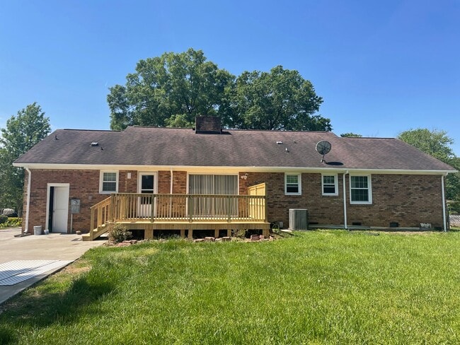 Photo - 7327 Meadowdale Ln