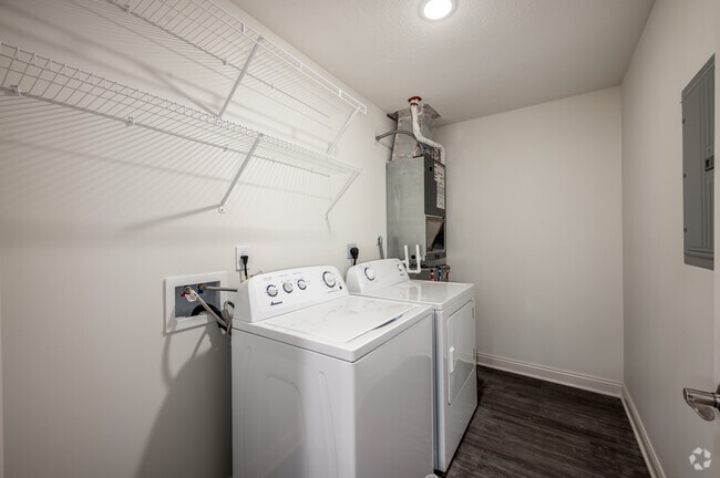 1BR, 1BA - 631SF - Laundry