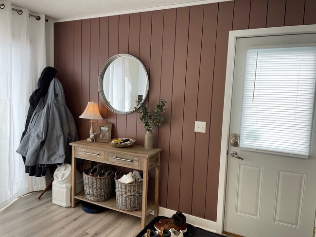 Photo - 3280 Lower 150th St W