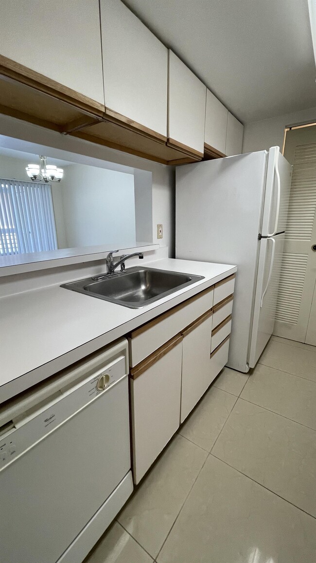 Photo - 9833 Westview Dr