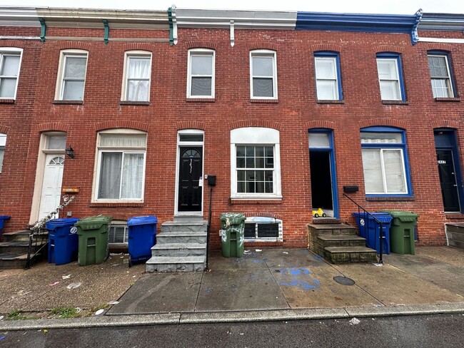 Two-Bedroom House In Baltimore - Two-Bedroom House In Baltimore