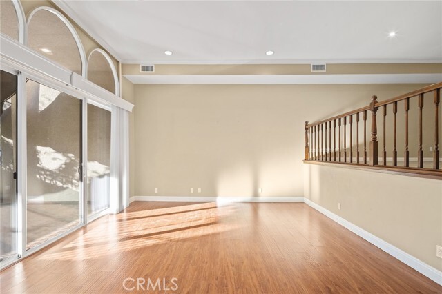 Photo - 5242 Lindley Ave