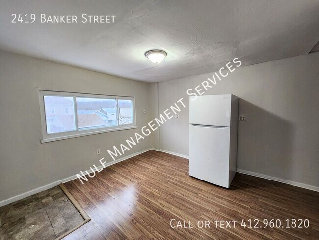 Photo - 2419 Banker St