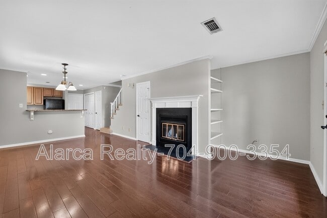 Photo - 333 Circle Ave Unit #R