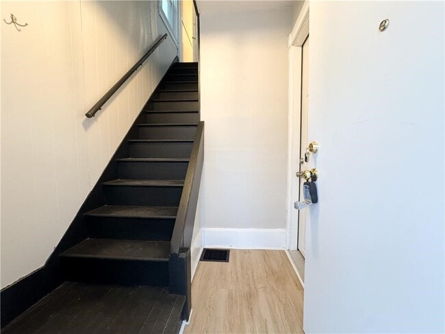 Photo - 102 Gregory St