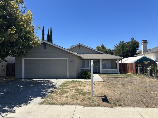 Building Photo - Modesto Cute 4 Bedroom 2 Bath Single Story... Rental