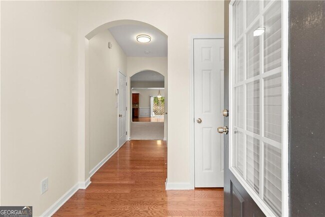 Photo - 5165 Sherwood Way