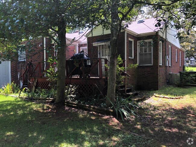 Building Photo - 1136 Hermitage Dr Rental