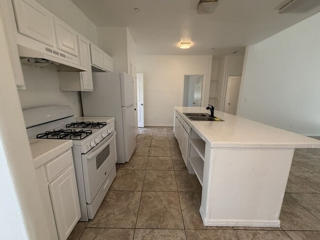 RV T 7216 Yates St Unit A