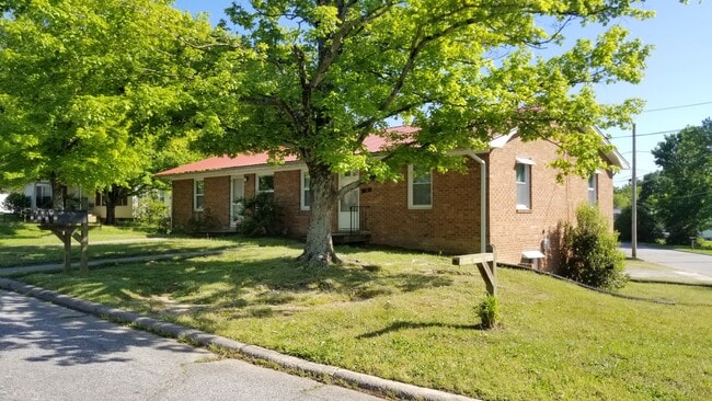 Photo - 303 Culbreth Ave Unit A