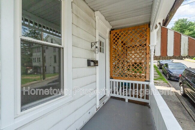 Photo - 609 Spruce St