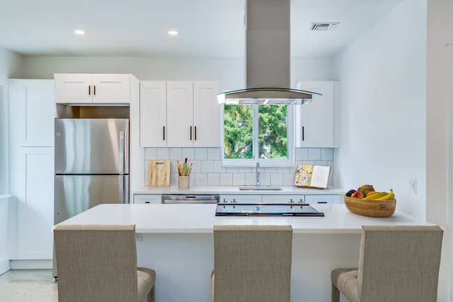 Photo - The Shoreline at 19th - Steps from the beach