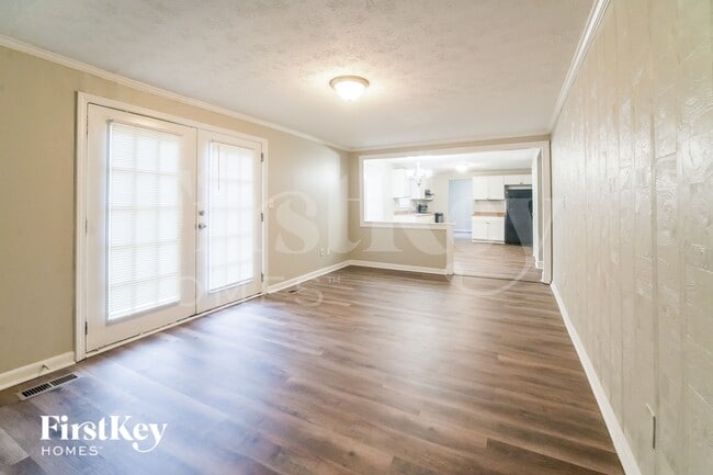 Photo - 3045 Forestside Ln