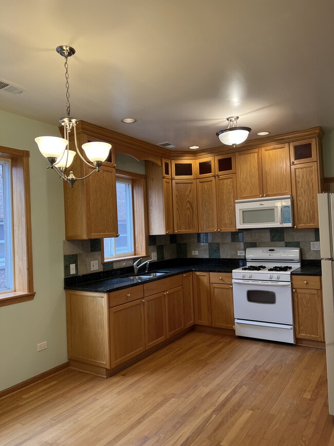 Photo - 3913 W 47th St Unidad 3913 W 47th Street 1S