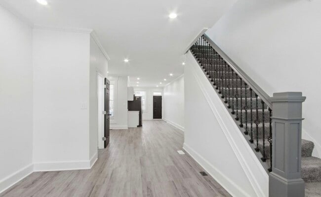 Photo - 2582 Edmondson Ave