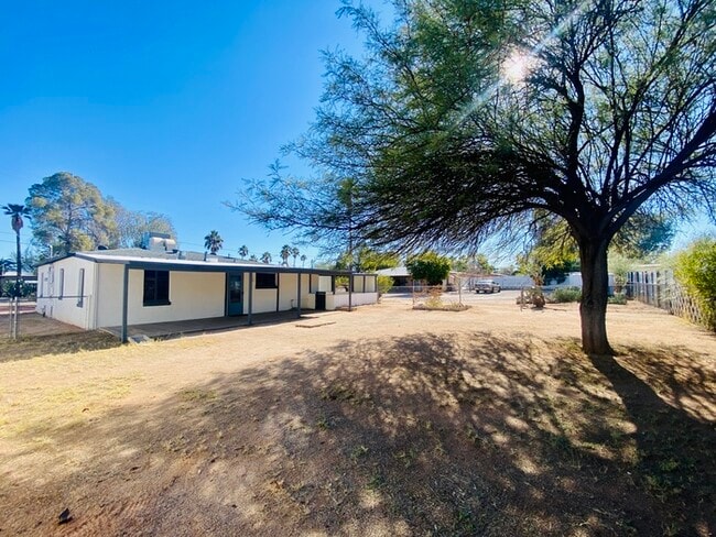 Photo - 2017 N Winstel Blvd