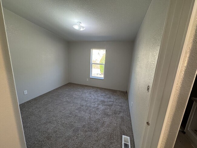 Photo - Riverfront 3BD/2BA Home