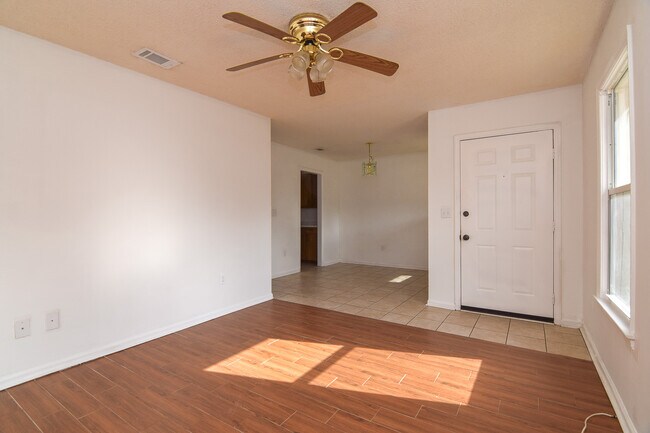 Photo - 103 Ashwood Ct