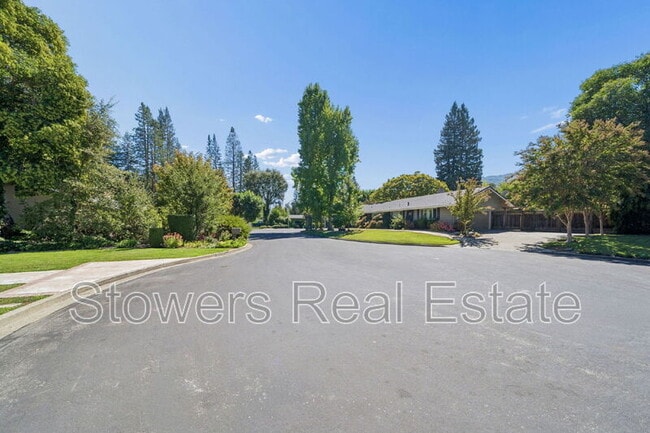 132 Glen Ct