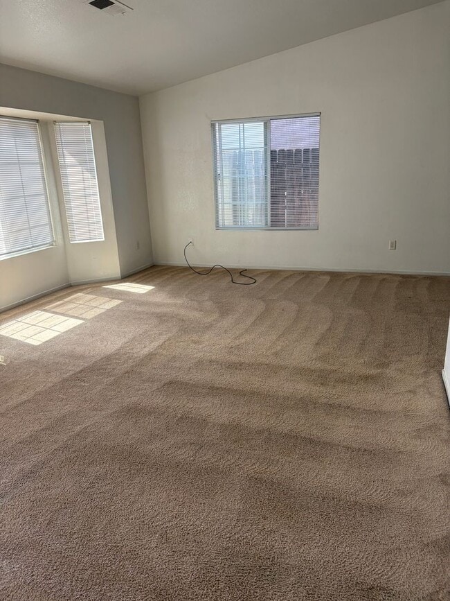 583 Monique Ct