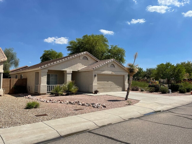 Photo - 6831 S 33rd Dr