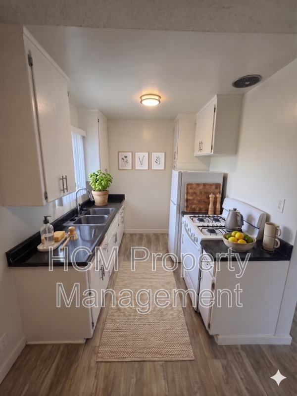 Photo - 4714 Slauson Ave