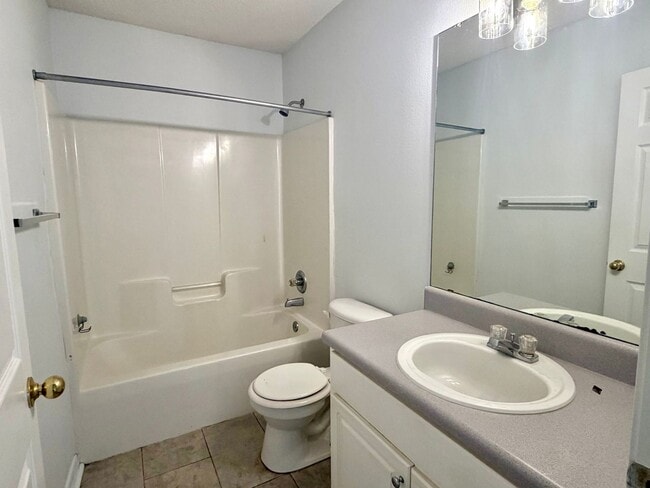 Photo - 6052 Meursalt Rd