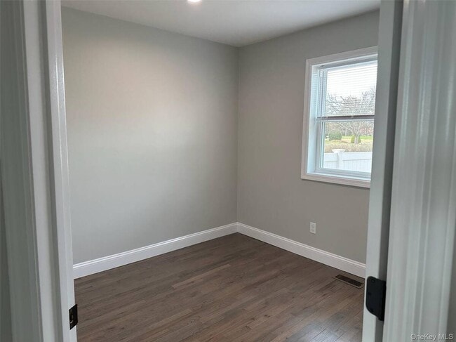 Photo - 99 N Railroad Ave