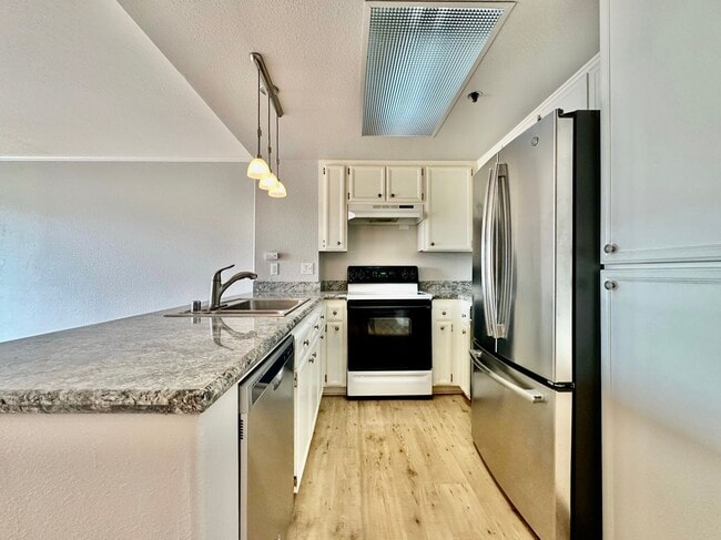 Photo - Stunning 2BD/2BA Condo in Downtown! With Parking and Washer/Dryer!