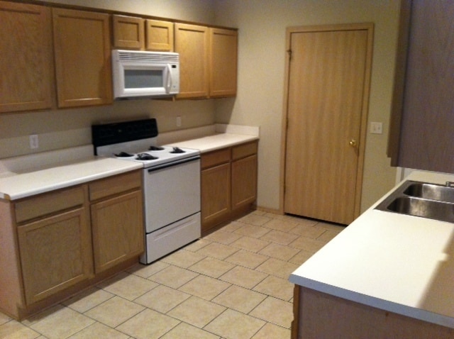 Building Photo - W. Dakota Trail Unit 51