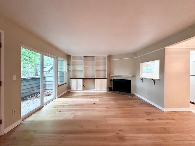 Photo - Lake Oswego Condo 2 Bed 1 Bath! Unit 5A