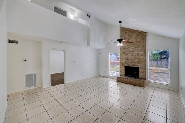 Photo - 5906 Golden Forest Dr