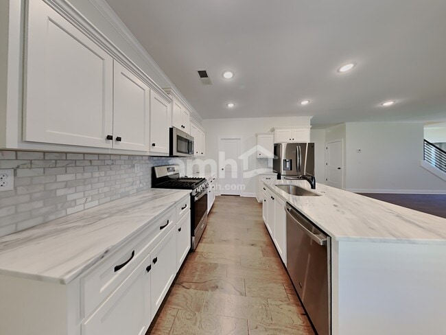 Photo - 4130 Vineyard Dr E