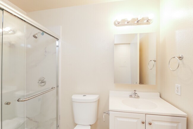 Photo - 233 Florida St