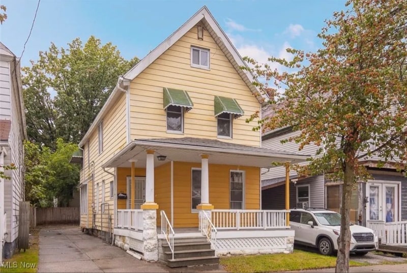 Photo - 1370 E 93rd St