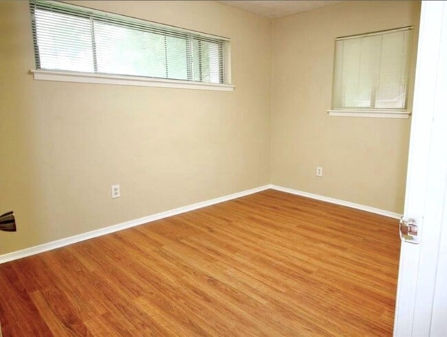 Photo - 801 E Stadium Ct