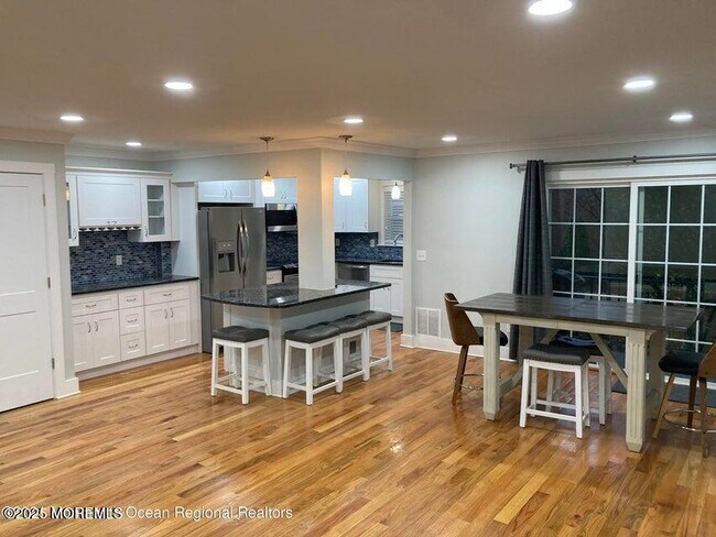 Building Photo - 65 Cedar Ave Unit C1 Rental