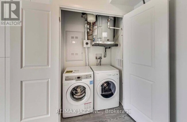 Photo - 1900 Simcoe St N Unit 240