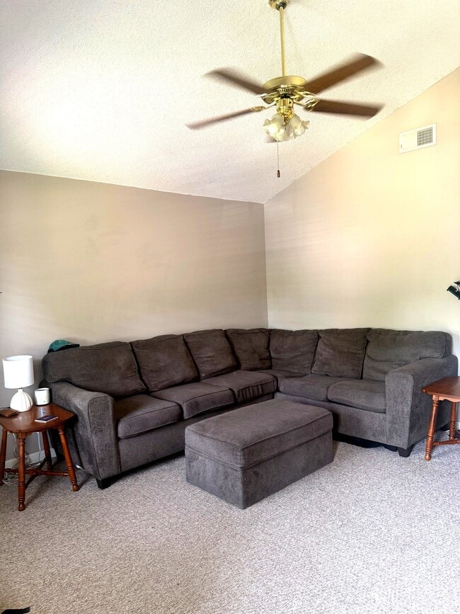 Photo - 541 Shady Grove E