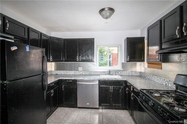 Photo - 304 Woodworth Ave Unit 2